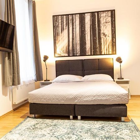 Apartment Landgutgasse Wina Bagian luar foto